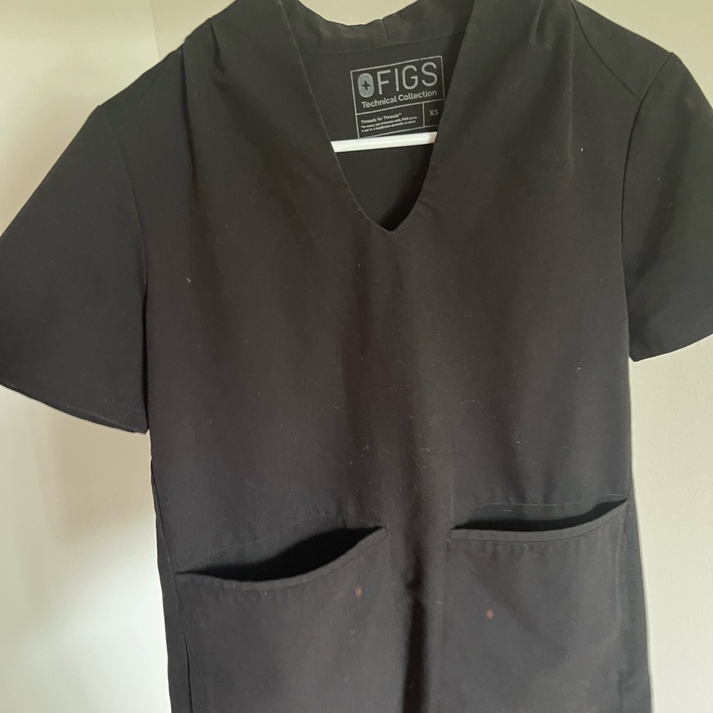 Figs Charcoal V-Neck Scrub Top